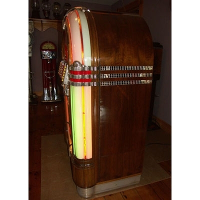 1946 Wurlitzer 1015 Jukebox