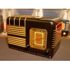 Detrola 340 (1940) Bakelite Radio