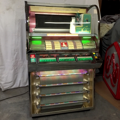 Seeburg V-200 Jukebox (1955) - V-200